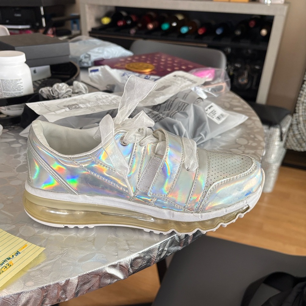YRU Aiire hologram sneakers